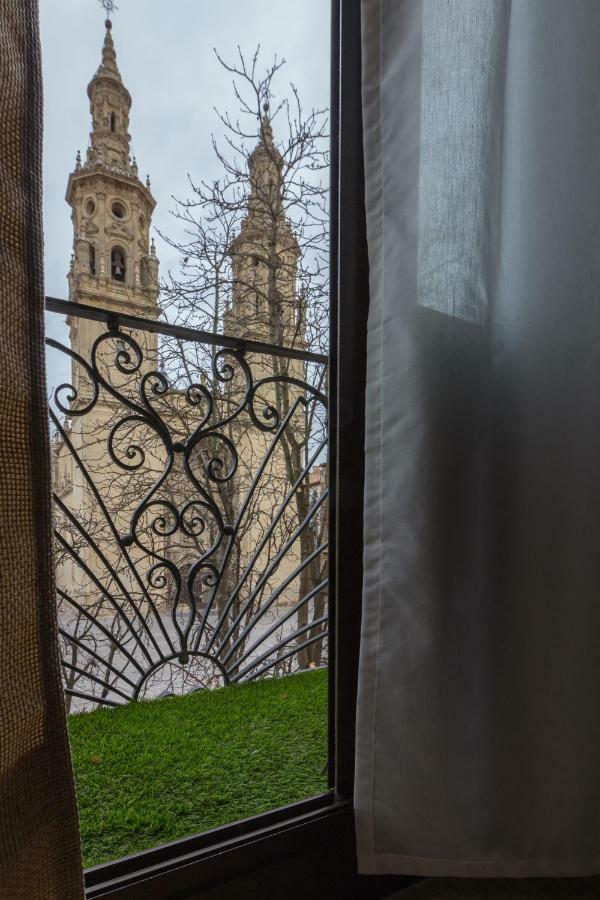Apto Con Vistas A La Catedral Y Aire Acondicionado โลโกรโญ ภายนอก รูปภาพ